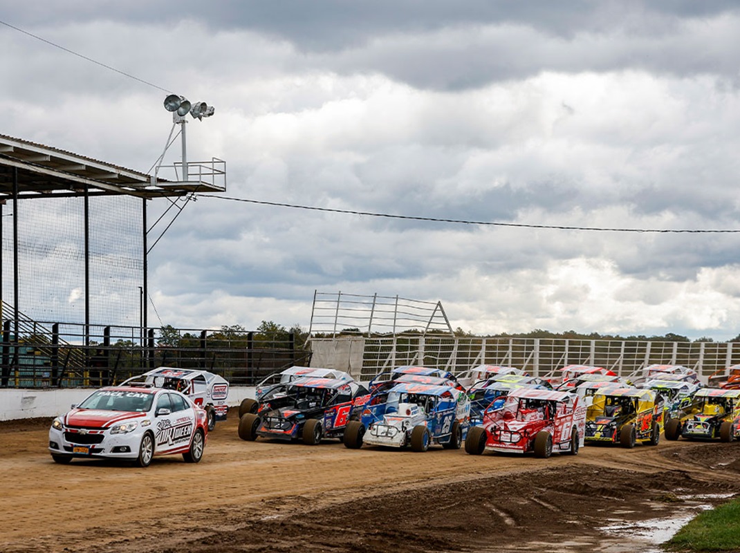 DIRTcar 358 Modified Series